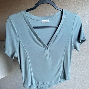 Women's V-Neck Buttoned Top Large - Like New